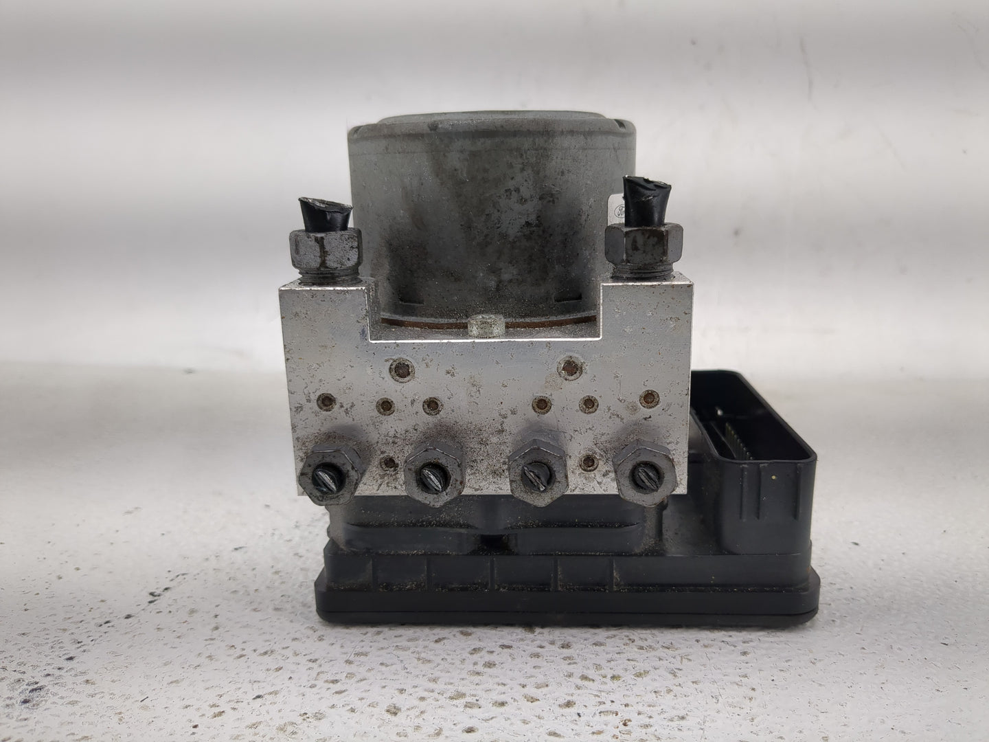 2019 Ford Explorer ABS Pump Control Module Replacement P/N:HB53-2C405-BA Fits OEM Used Auto Parts - Oemusedautoparts1.com