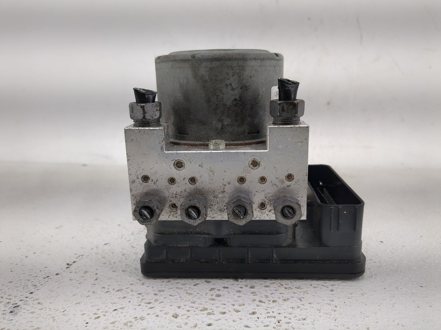 2019 Ford Explorer ABS Pump Control Module Replacement P/N:HB53-2C405-BA Fits OEM Used Auto Parts - Oemusedautoparts1.com