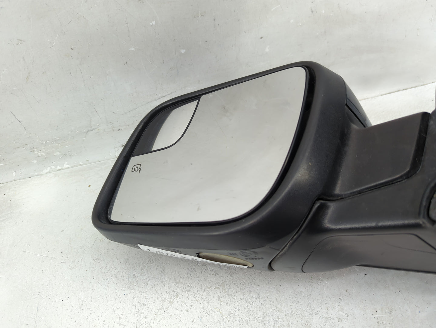 2019 Ford Explorer Driver Side View Mirror - Left Door Mirror OEM Used - Oemusedautoparts1.com