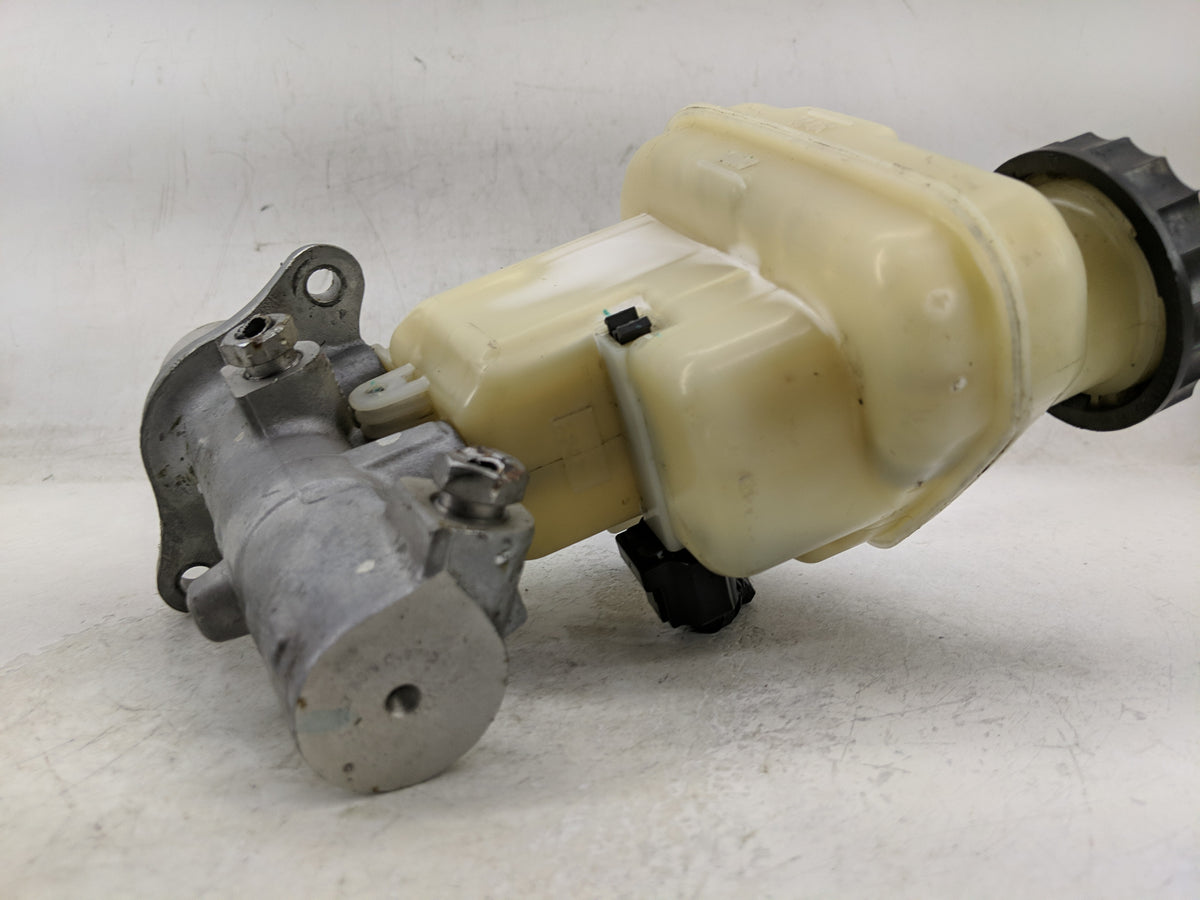 Ford Explorer Brake Master Cylinder 1312690 - Oemusedautoparts1.com