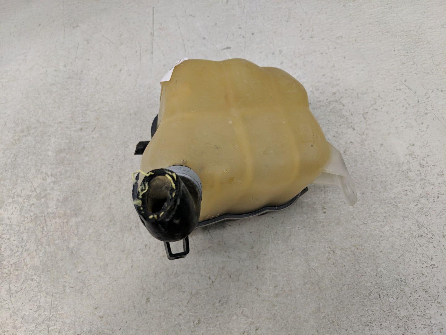 Ford Explorer Radiator Coolant Overflow Expansion Tank Bottle 1313122 - Oemusedautoparts1.com