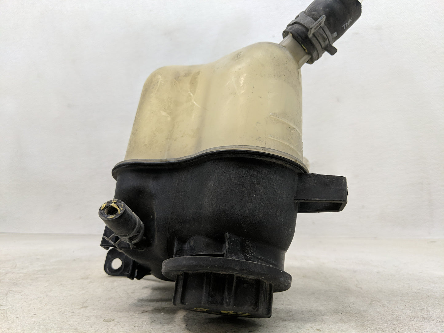 Ford Explorer Radiator Coolant Overflow Expansion Tank Bottle 1313132 - Oemusedautoparts1.com