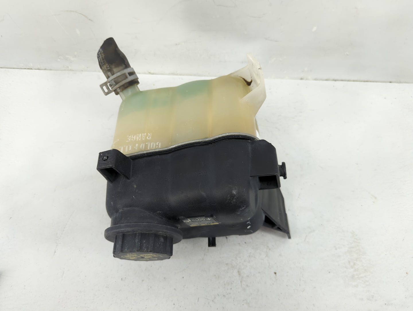 Ford Explorer Radiator Coolant Overflow Expansion Tank Bottle 1367243 - Oemusedautoparts1.com