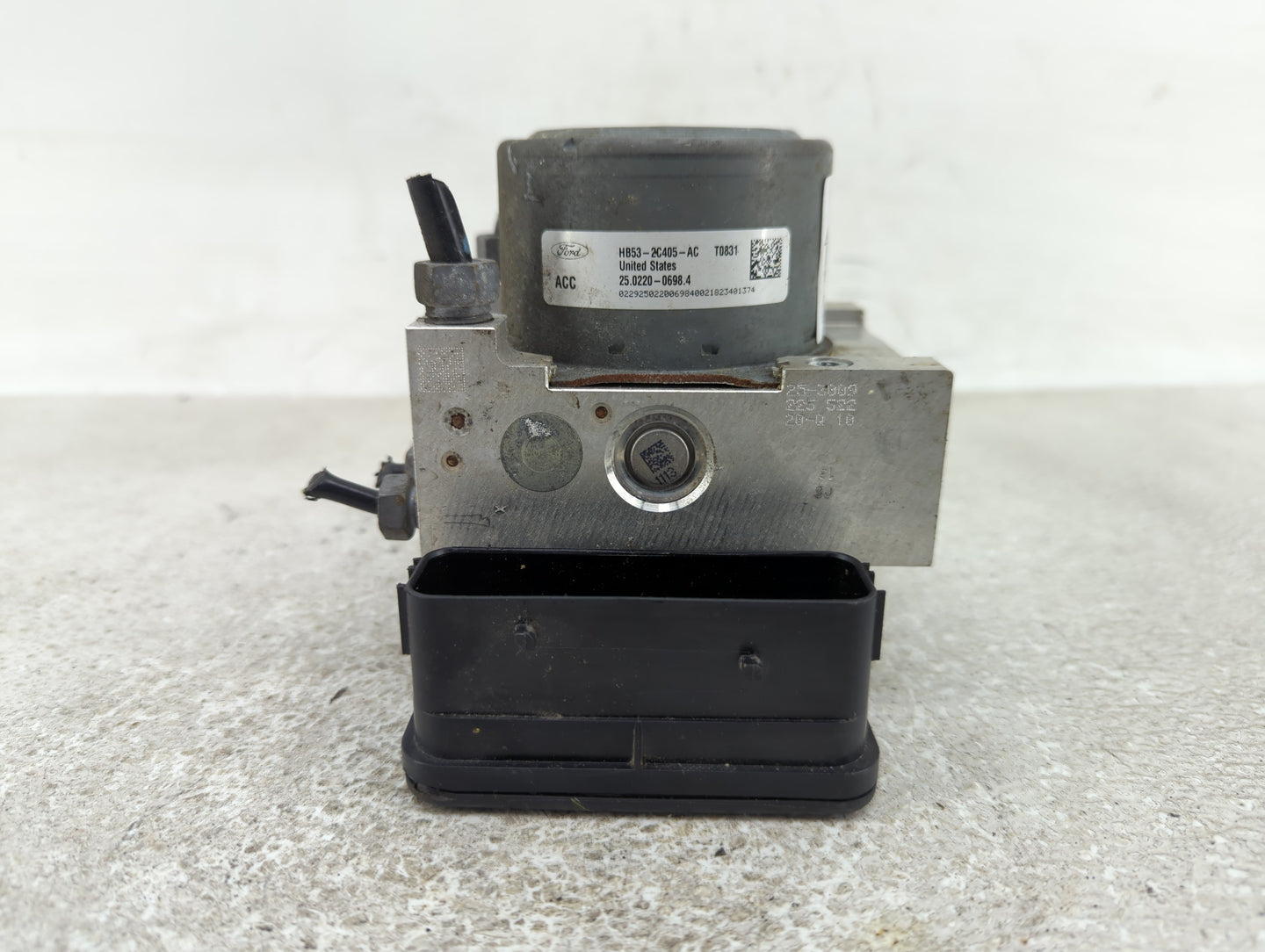 2019 Ford Explorer ABS Pump Control Module Replacement P/N:HB53-2C405-AC Fits OEM Used Auto Parts - Oemusedautoparts1.com