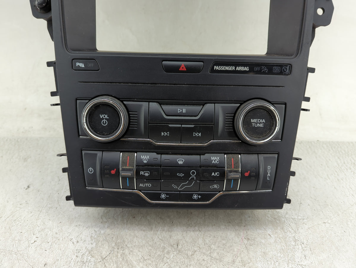 2018-2019 Ford Explorer Radio AM FM Cd Player Receiver Replacement P/N:JB5T-18A802-NB Fits Fits 2018 2019 OEM Used Auto Part