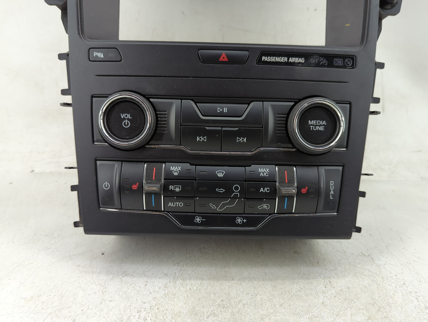 2016-2019 Ford Explorer Radio Control Panel - Oemusedautoparts1.com