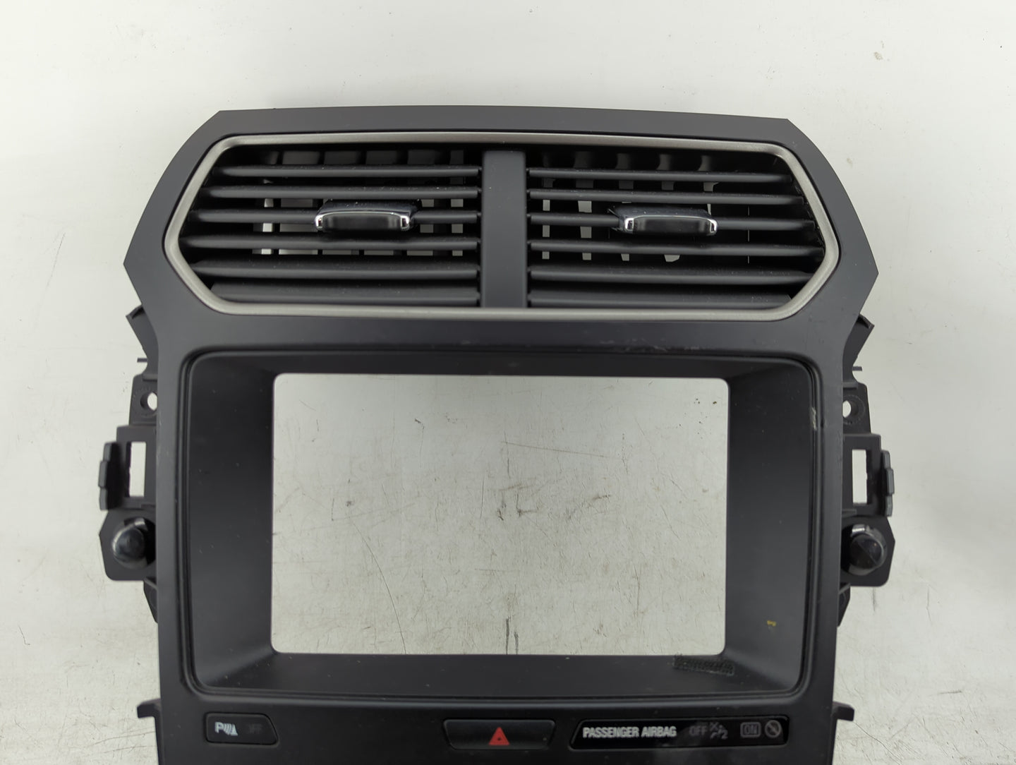 2016-2019 Ford Explorer Radio Control Panel - Oemusedautoparts1.com