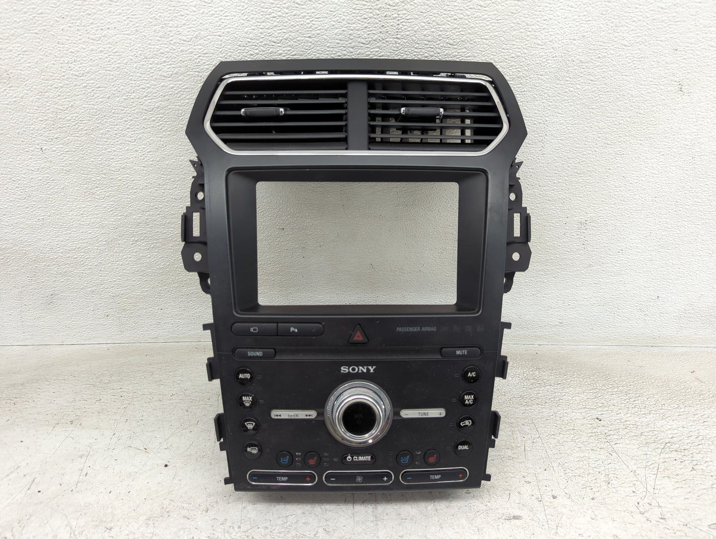 2019 Ford Explorer Radio AM FM Cd Player Receiver Replacement P/N:KB5T-18A802-HA Fits OEM Used Auto Parts - Oemusedautoparts