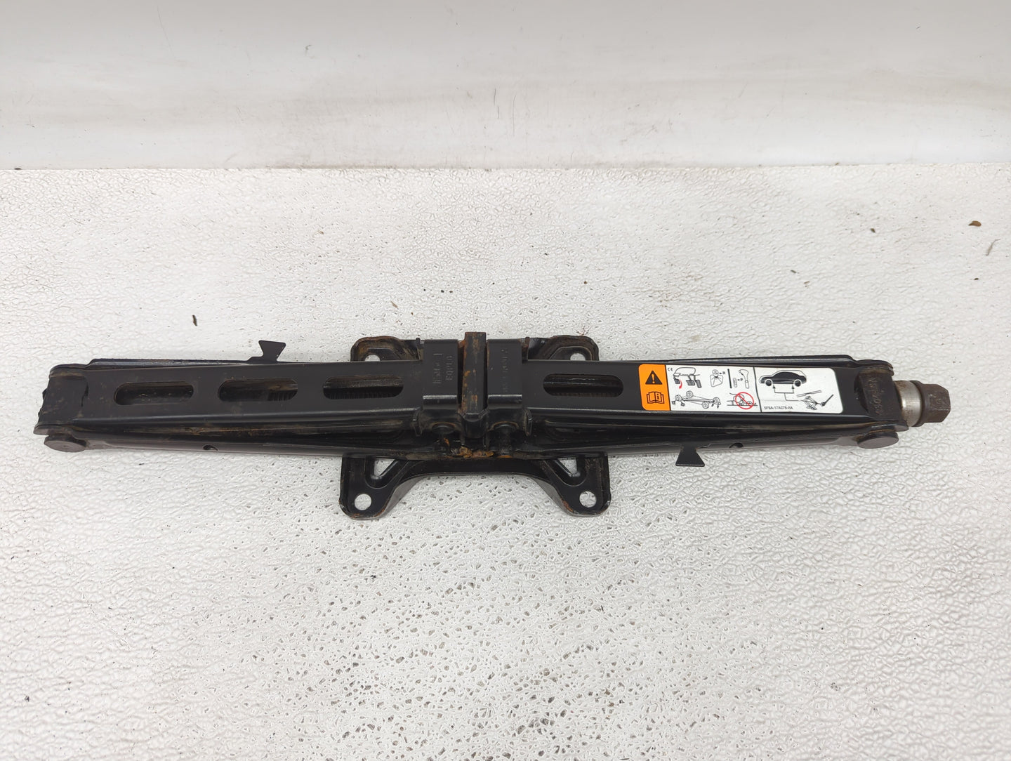 2019 Ford Explorer Spare Scissor Car Jack 1415686 - Oemusedautoparts1.com