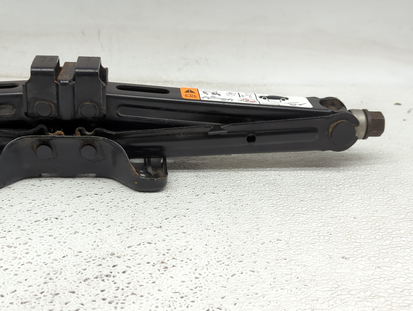 2019 Ford Explorer Spare Scissor Car Jack 1415686 - Oemusedautoparts1.com