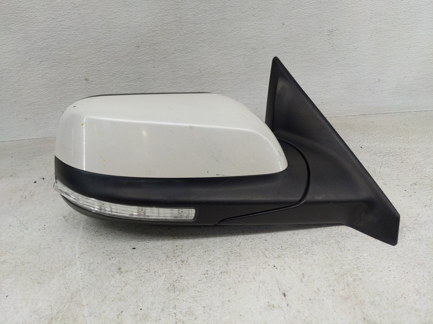 2019 Ford Explorer Passenger Side View Mirror - Right Door Mirror OEM Used - Oemusedautoparts1.com