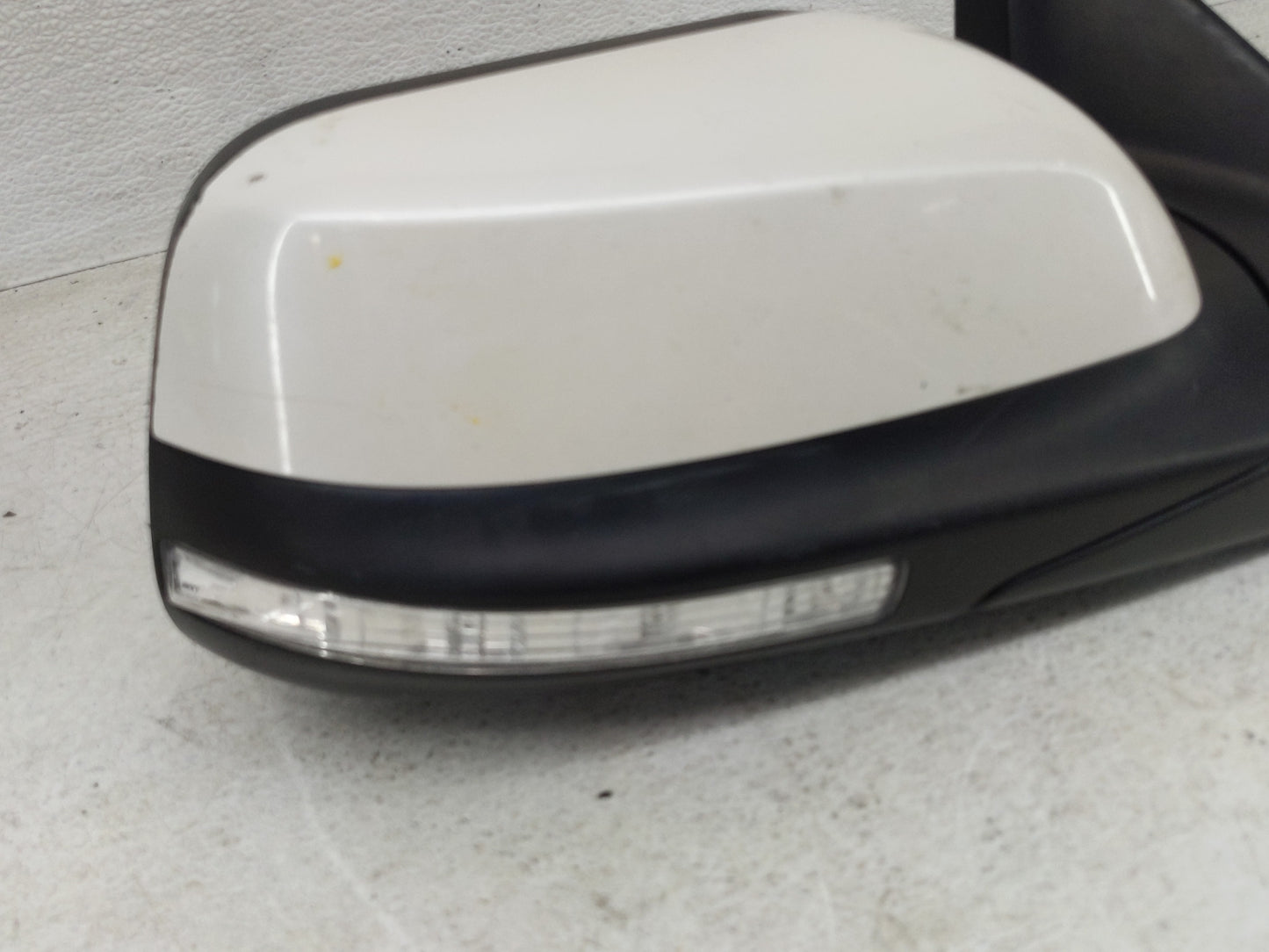 2019 Ford Explorer Passenger Side View Mirror - Right Door Mirror OEM Used - Oemusedautoparts1.com