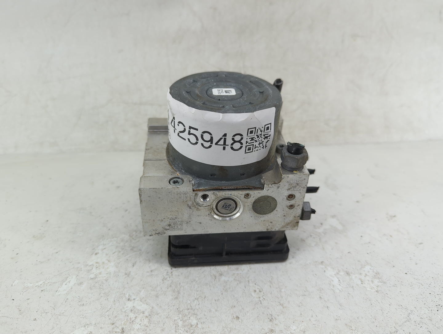 2019 Ford Explorer ABS Pump Control Module Replacement P/N:HB53-2C405-BA Fits OEM Used Auto Parts - Oemusedautoparts1.com