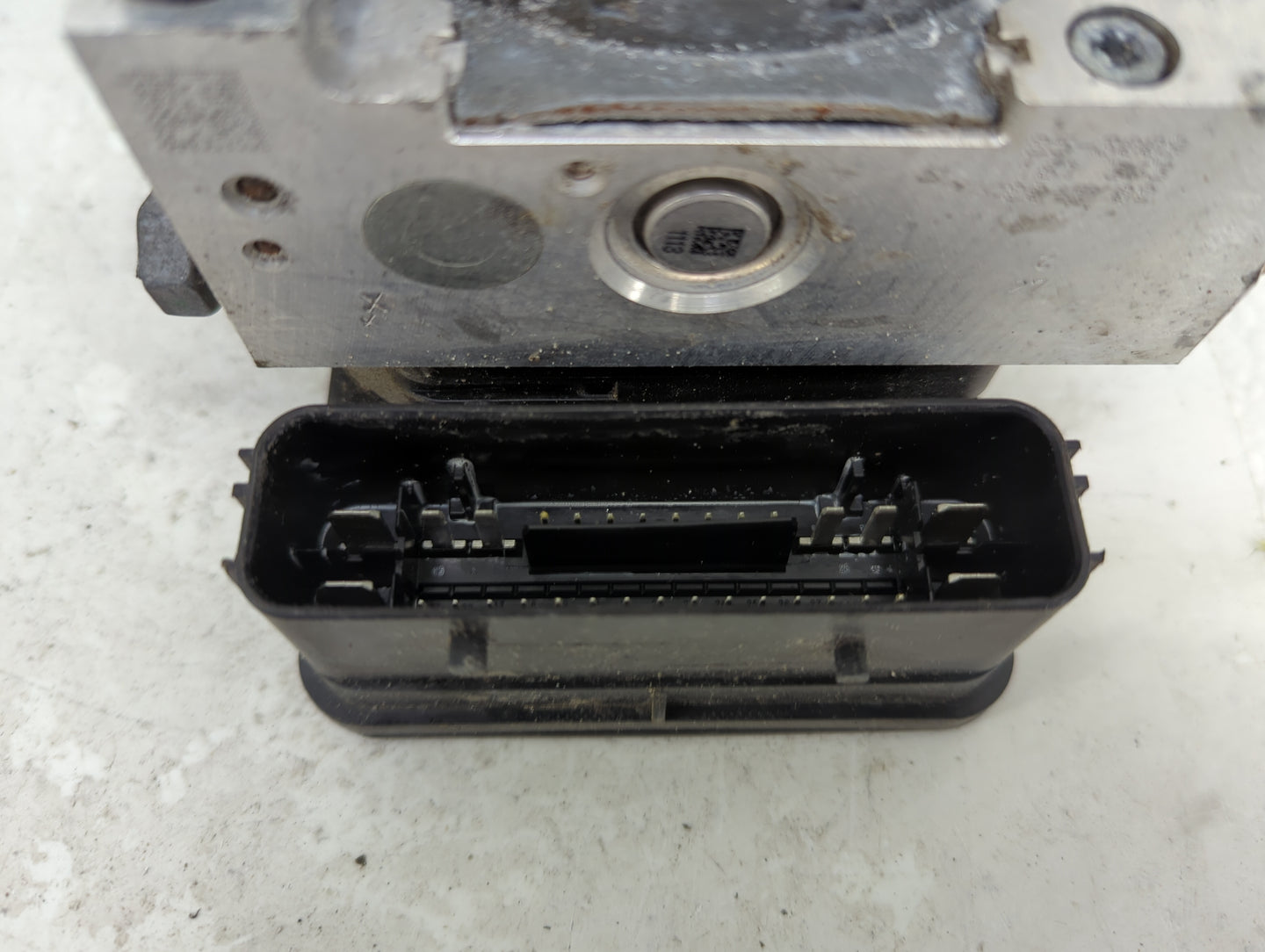2019 Ford Explorer ABS Pump Control Module Replacement P/N:HB53-2C405-AB Fits OEM Used Auto Parts - Oemusedautoparts1.com