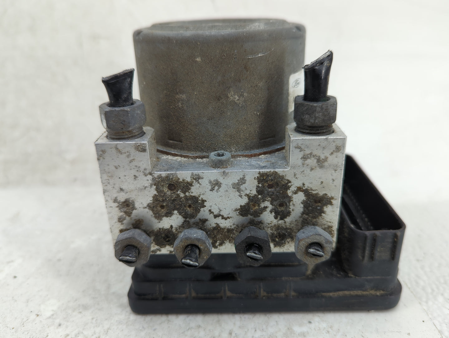 2019 Ford Explorer ABS Pump Control Module Replacement P/N:HB53-2C405-AB Fits OEM Used Auto Parts - Oemusedautoparts1.com