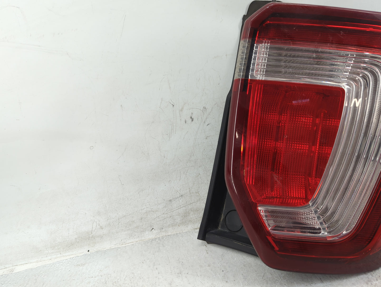 2019 Ford Explorer Tail Light Assembly Passenger Right OEM Fits OEM Used Auto Parts - Oemusedautoparts1.com