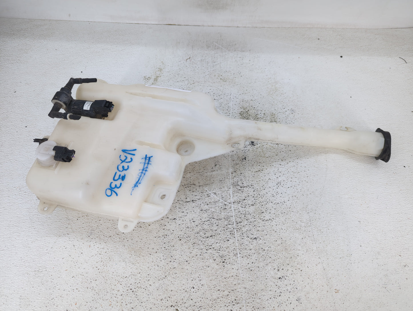 2016-2019 Ford Explorer Windshield Washer Fluid Reservoir Bottle Oem - Oemusedautoparts1.com