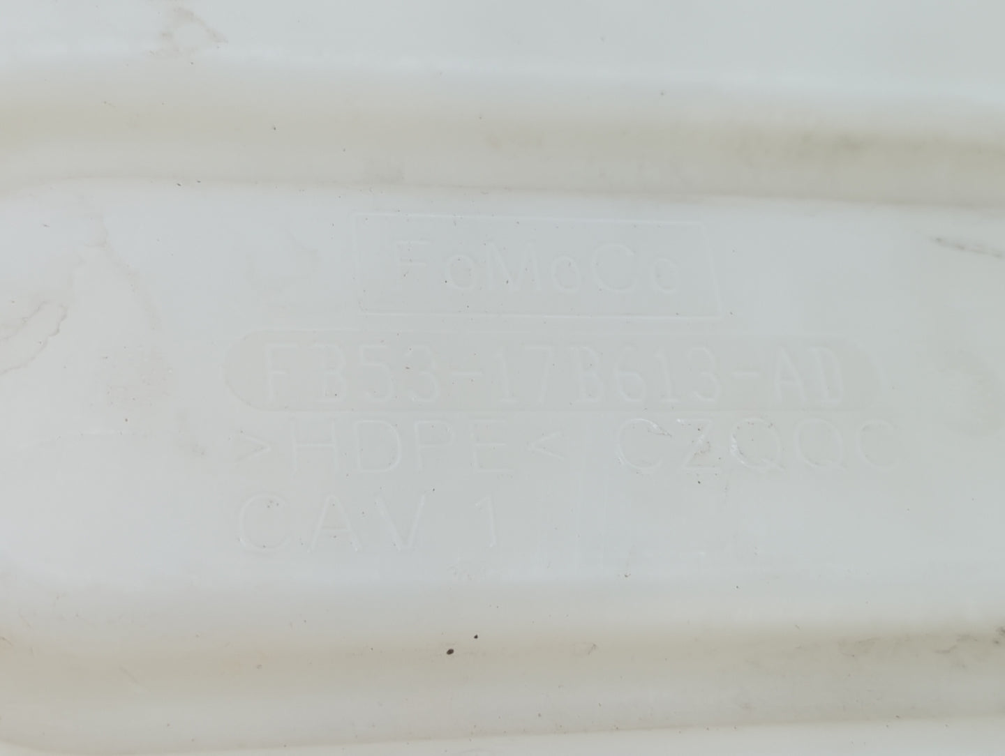 2016-2019 Ford Explorer Windshield Washer Fluid Reservoir Bottle Oem - Oemusedautoparts1.com
