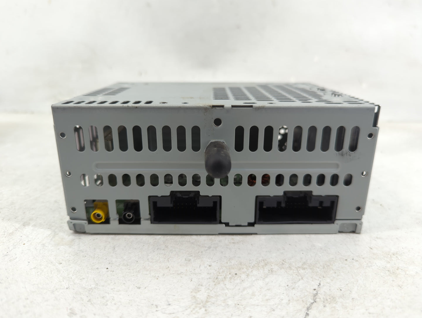 2019 Ford Explorer Radio AM FM Cd Player Receiver Replacement P/N:RU-9777L-A KB5T-18D832-CA, RU-9777 Fits OEM Used Auto Part