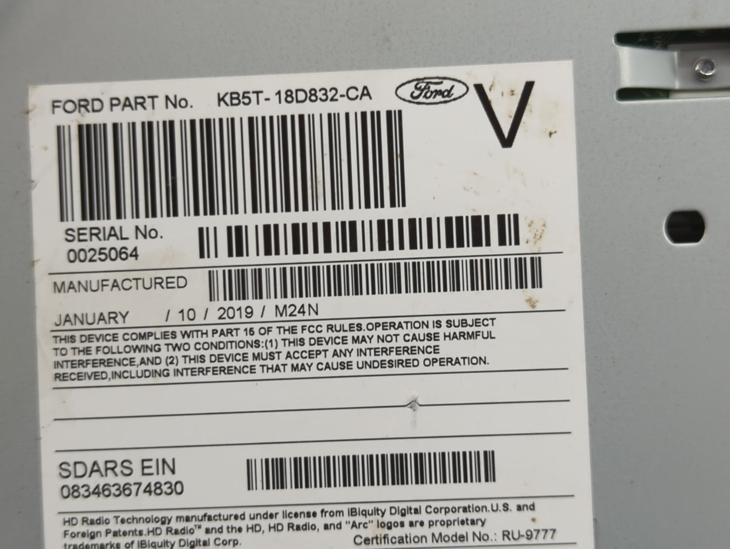 2019 Ford Explorer Radio AM FM Cd Player Receiver Replacement P/N:RU-9777L-A KB5T-18D832-CA, RU-9777 Fits OEM Used Auto Part