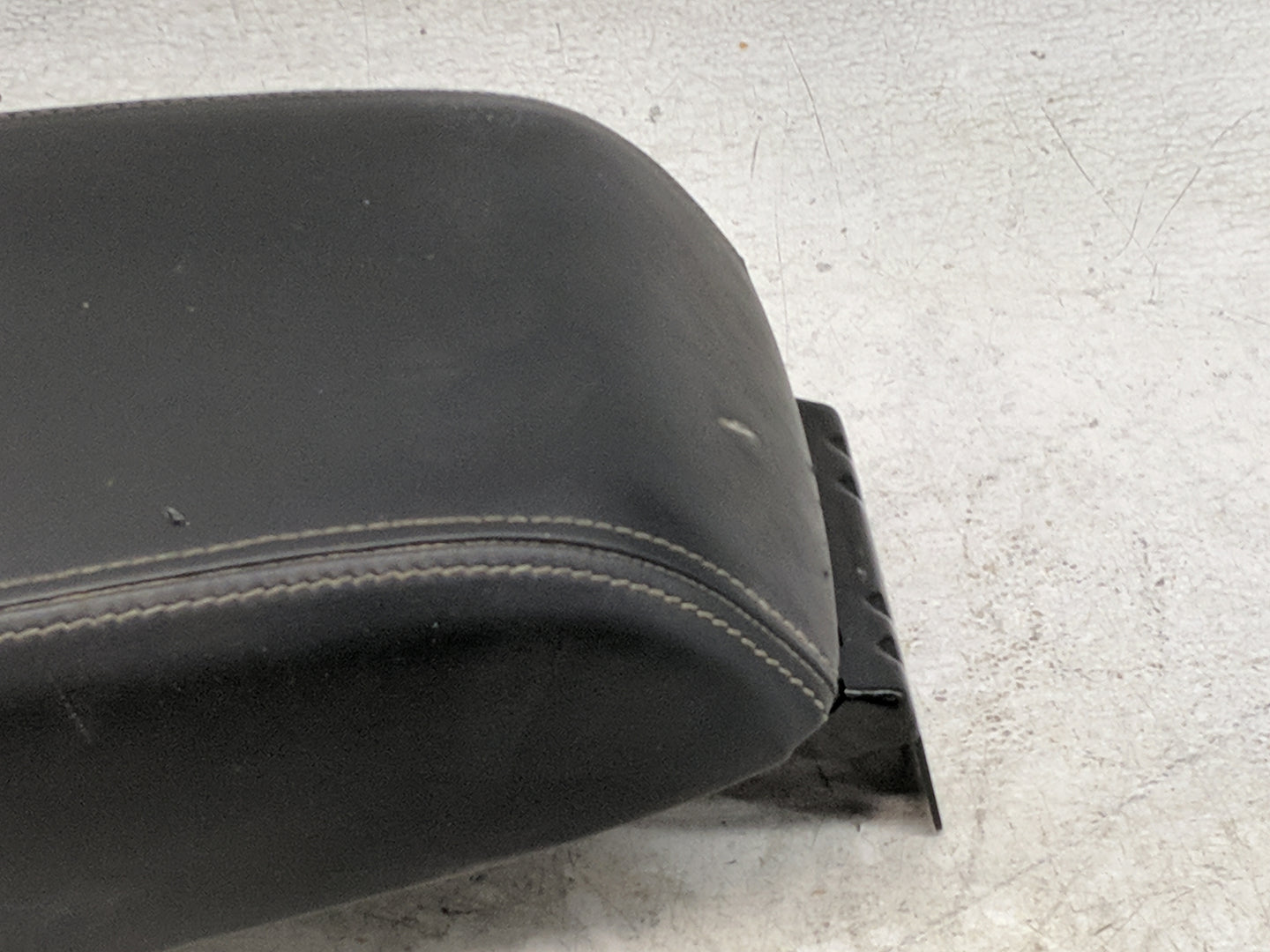 2019 Ford Explorer Center Console Armrest Cover Lid Fits OEM Used Auto Parts - Oemusedautoparts1.com