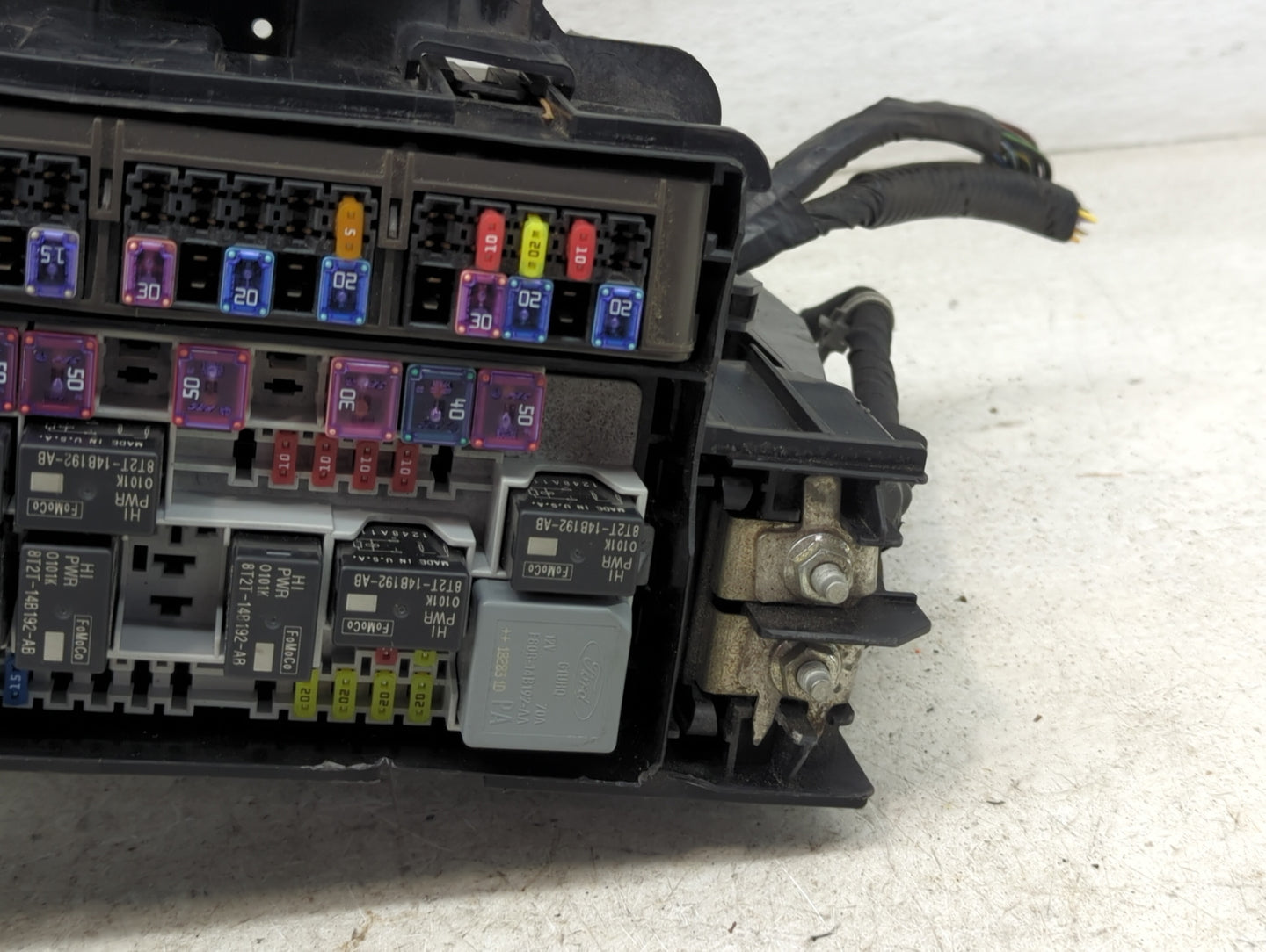 2018-2019 Ford Explorer Fusebox Fuse Box Panel Relay Module P/N:BT2T-14B192-AB BT2T-14B192-BA, BT2T-14B192-CA Fits Fits 2018