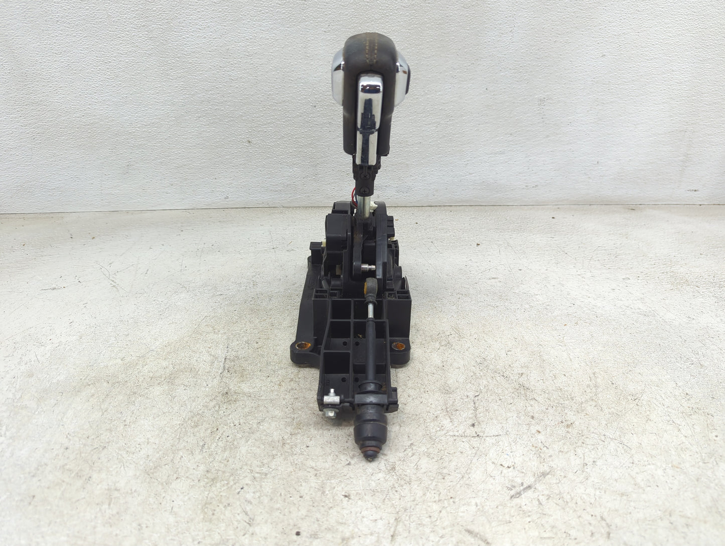 2019 Ford Explorer Floor Console Assembly Shifter - Oemusedautoparts1.com