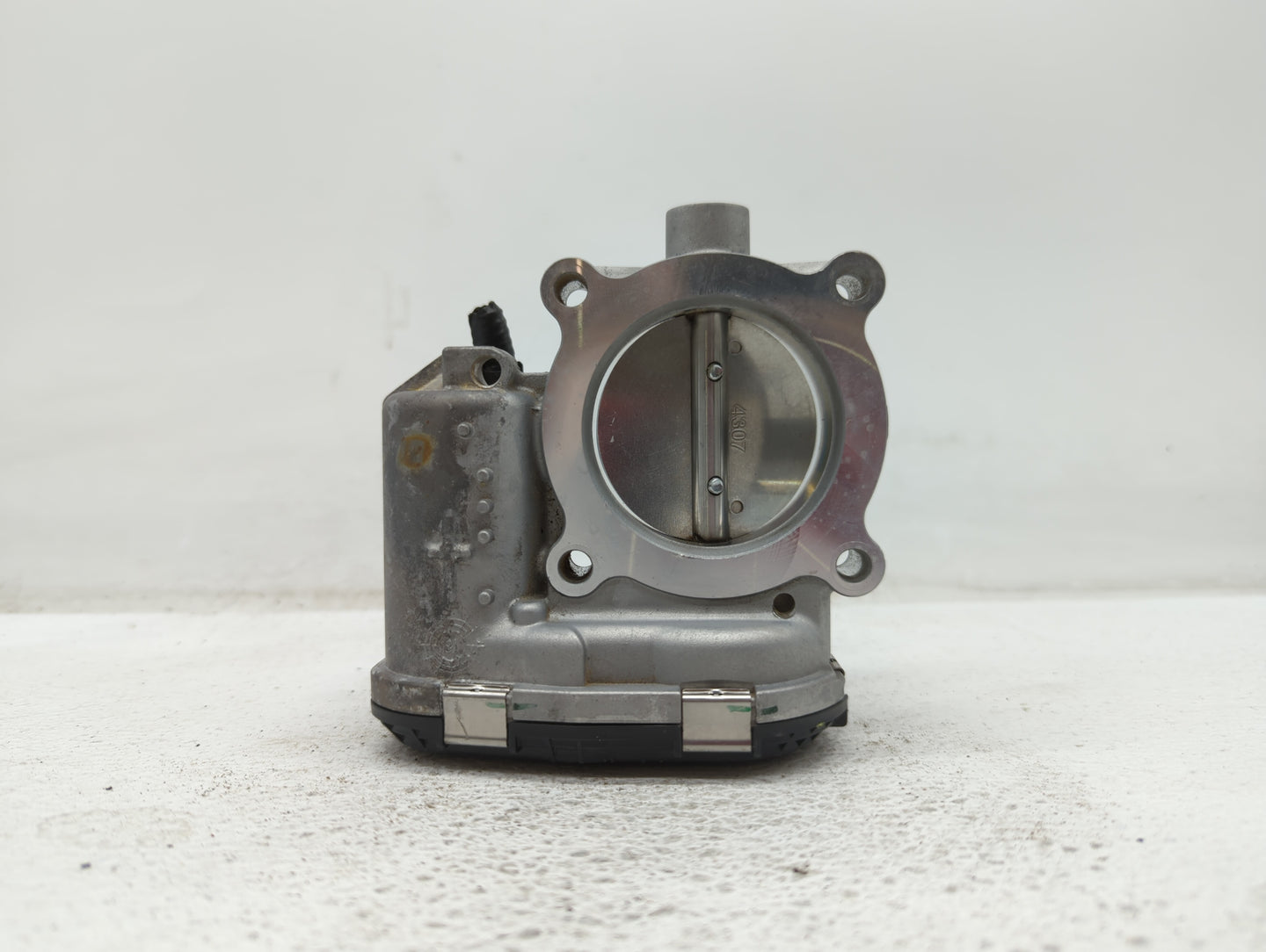 2016-2019 Ford Explorer Throttle Body P/N:0 280 750 566 DS7E-9F991-BB Fits Fits 2014 2015 2016 2017 2018 2019 OEM Used Auto 