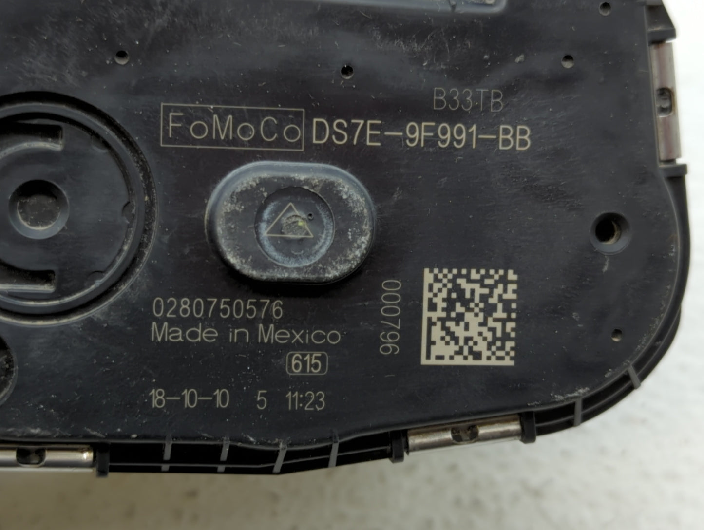 2016-2019 Ford Explorer Throttle Body P/N:0 280 750 566 DS7E-9F991-BB Fits Fits 2014 2015 2016 2017 2018 2019 OEM Used Auto 