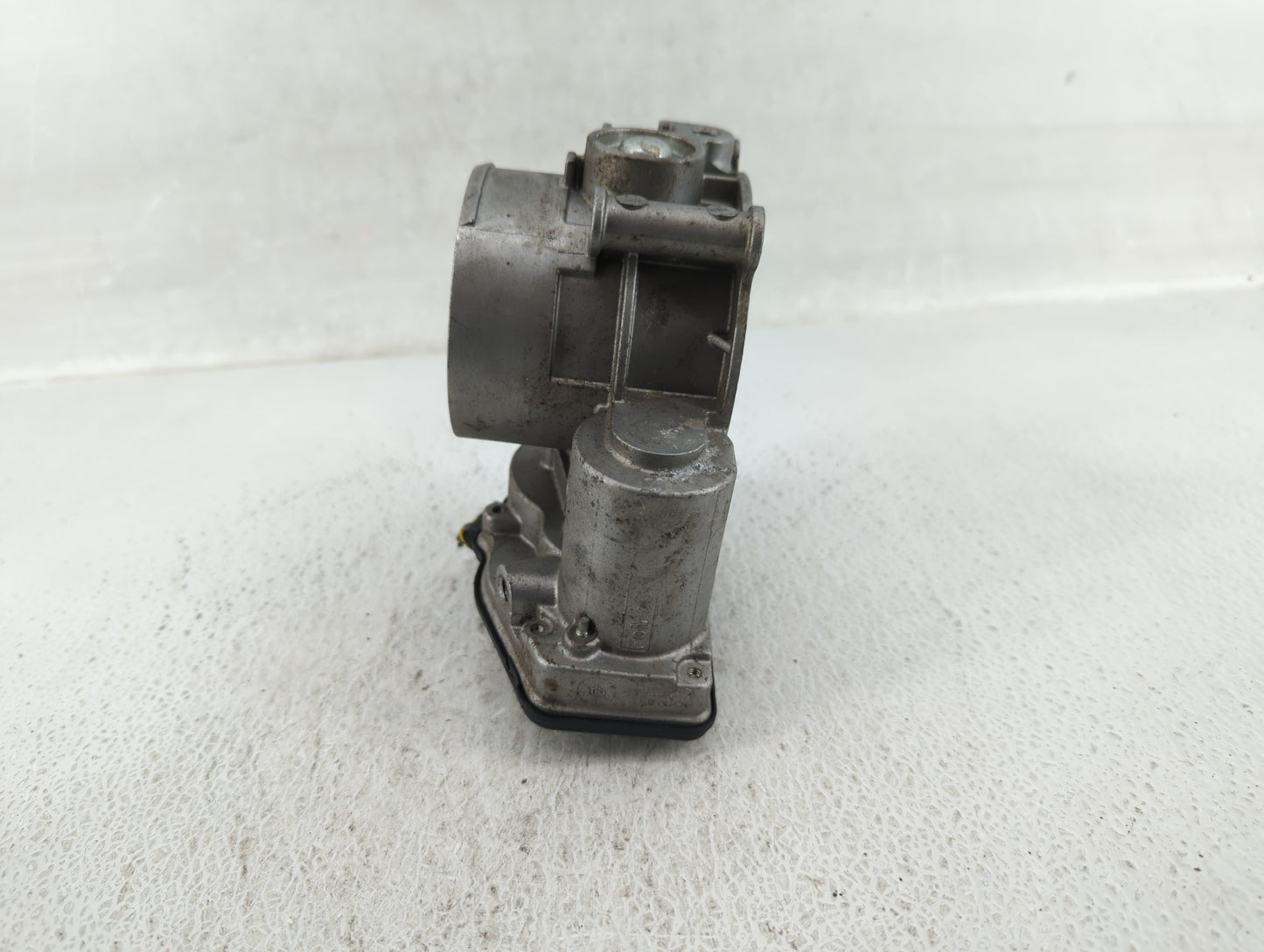 2011-2019 Ford Explorer Throttle Body P/N:AT4E-9F991-EL Fits Fits 2011 2012 2013 2014 2015 2016 2017 2018 2019 OEM Used Auto