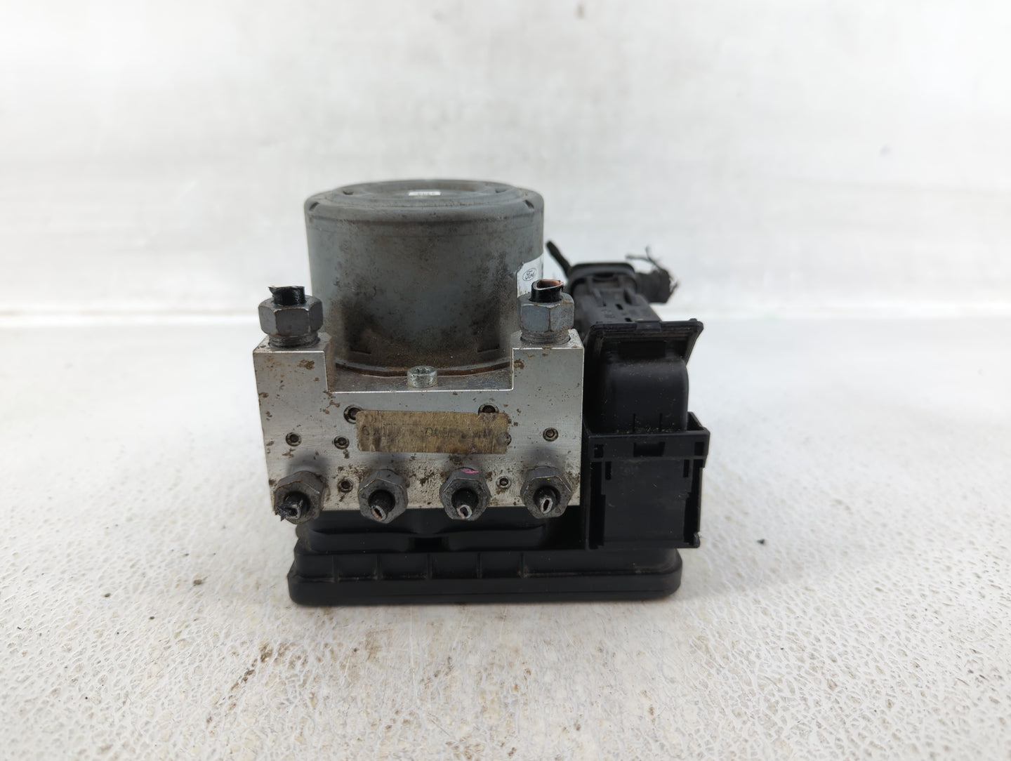 2019 Ford Explorer ABS Pump Control Module Replacement P/N:HB53-2C405-BA Fits OEM Used Auto Parts - Oemusedautoparts1.com