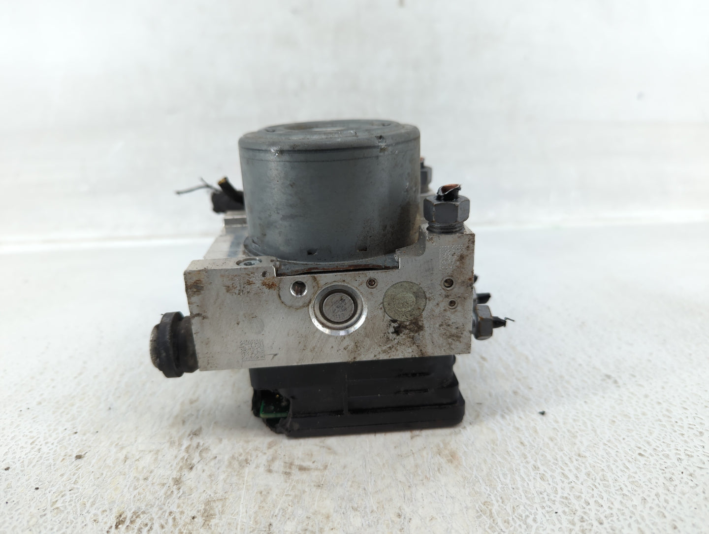 2019 Ford Explorer ABS Pump Control Module Replacement P/N:HB53-2C405-BA Fits OEM Used Auto Parts - Oemusedautoparts1.com