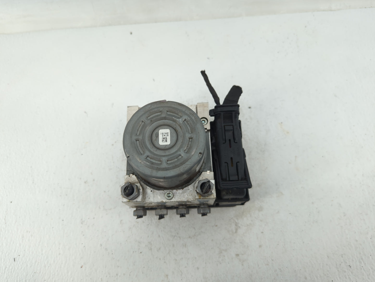 2019 Ford Explorer ABS Pump Control Module Replacement P/N:HB53-2C405-BA Fits OEM Used Auto Parts - Oemusedautoparts1.com