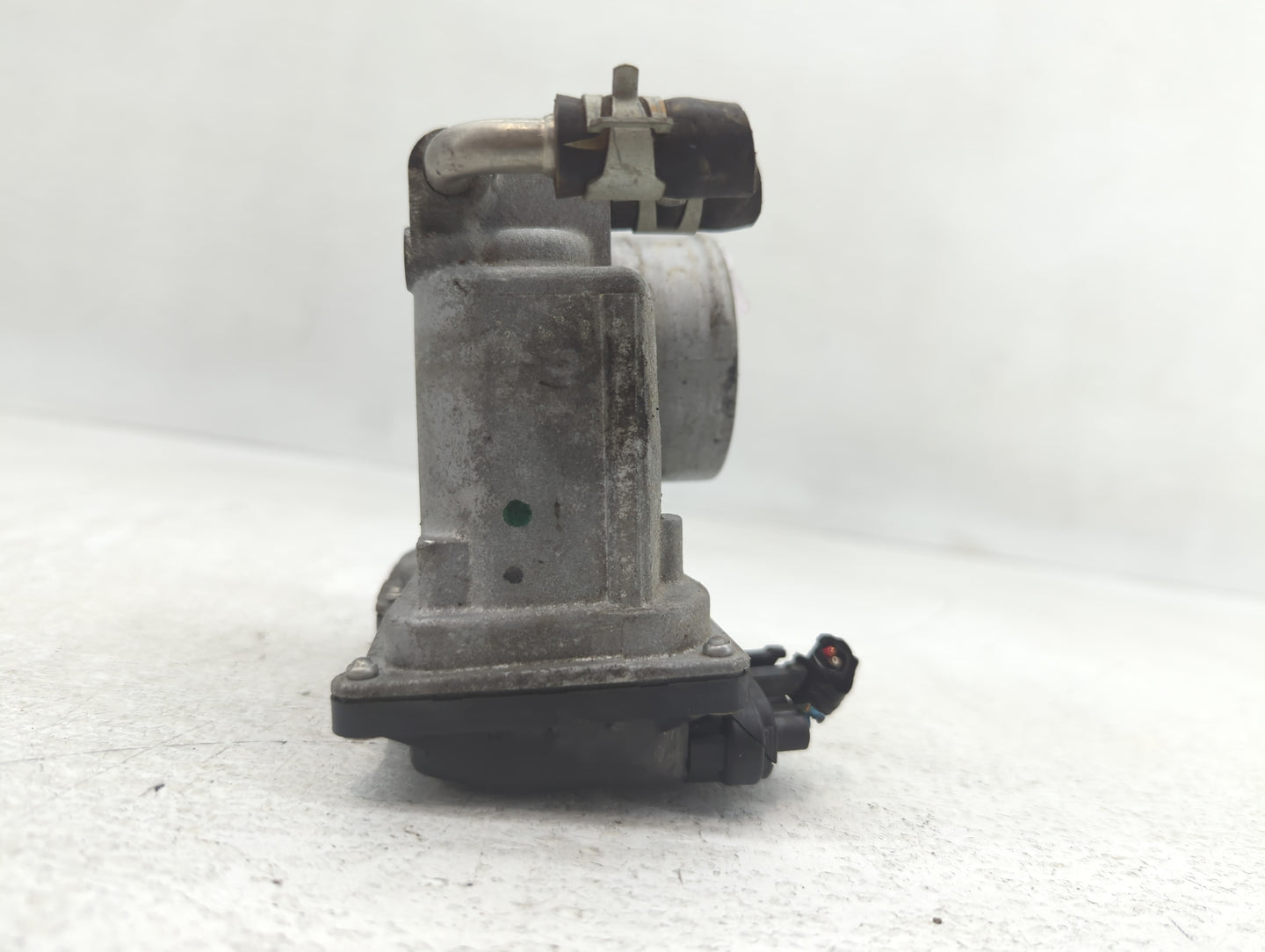 2016-2019 Ford Explorer Throttle Body P/N:HR16-426814V Fits Fits 2014 2015 2016 2017 2018 2019 2020 2021 2022 OEM Used Auto 