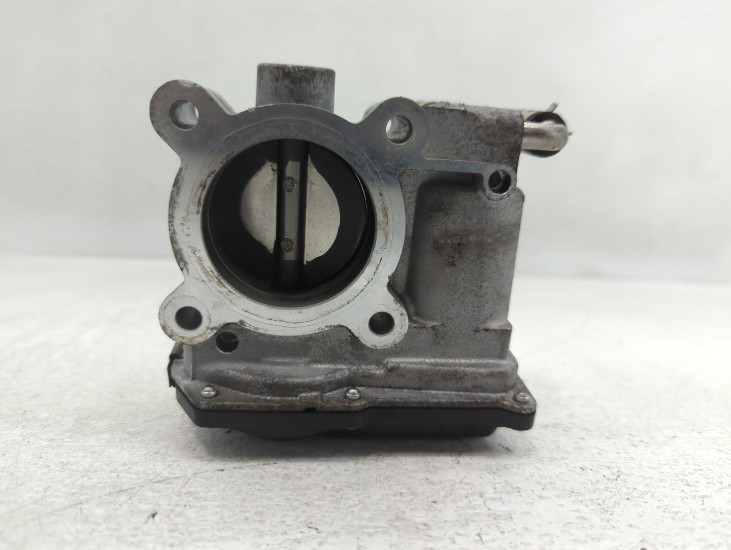 2016-2019 Ford Explorer Throttle Body P/N:HR16-426814V Fits Fits 2014 2015 2016 2017 2018 2019 2020 2021 2022 OEM Used Auto 