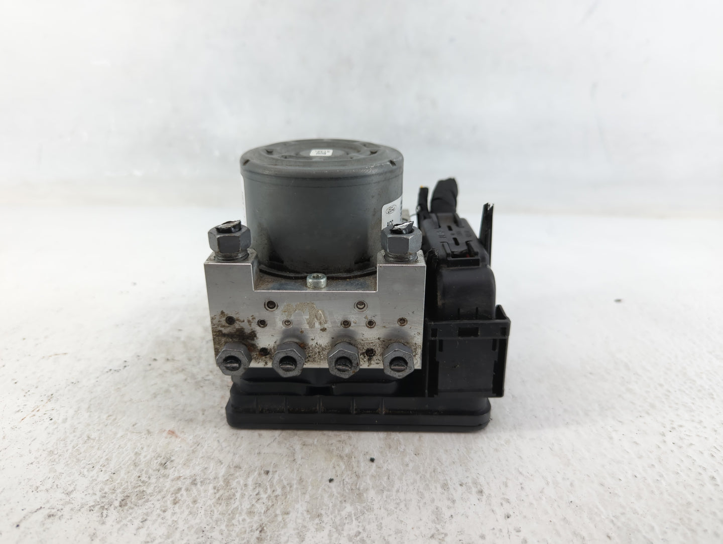 2019 Ford Explorer ABS Pump Control Module Replacement P/N:HB53-2C405-BA Fits OEM Used Auto Parts - Oemusedautoparts1.com