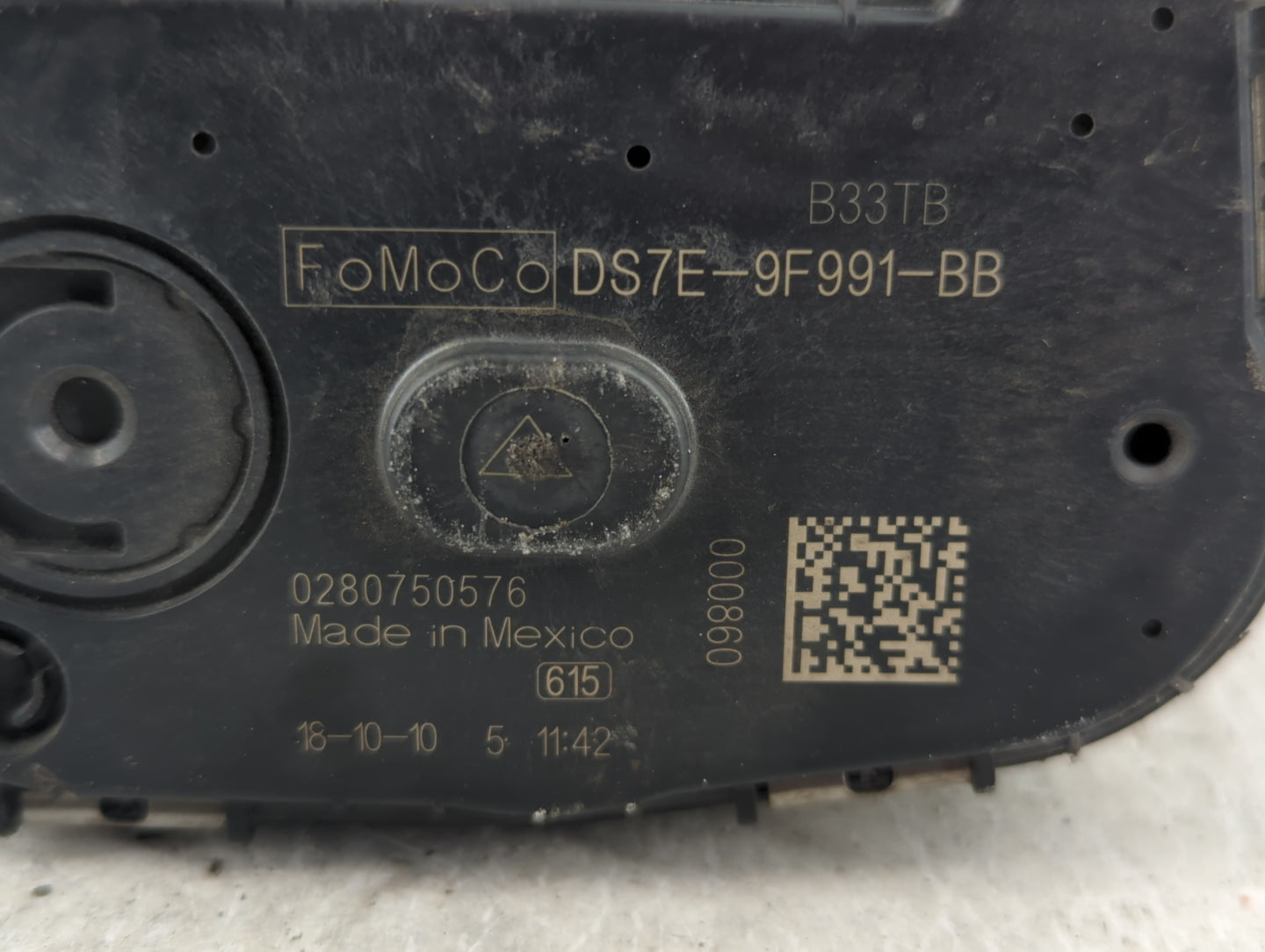 2016-2019 Ford Explorer Throttle Body P/N:DS7E-9F991-BB Fits Fits 2014 2015 2016 2017 2018 2019 2020 2021 2022 OEM Used Auto