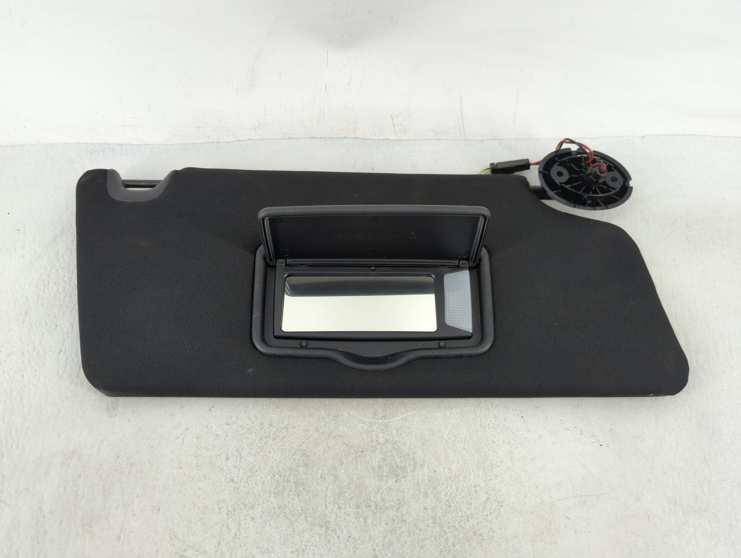 2019 Ford Explorer Sun Visor Shade Replacement Passenger Right Mirror Fits OEM Used Auto Parts - Oemusedautoparts1.com