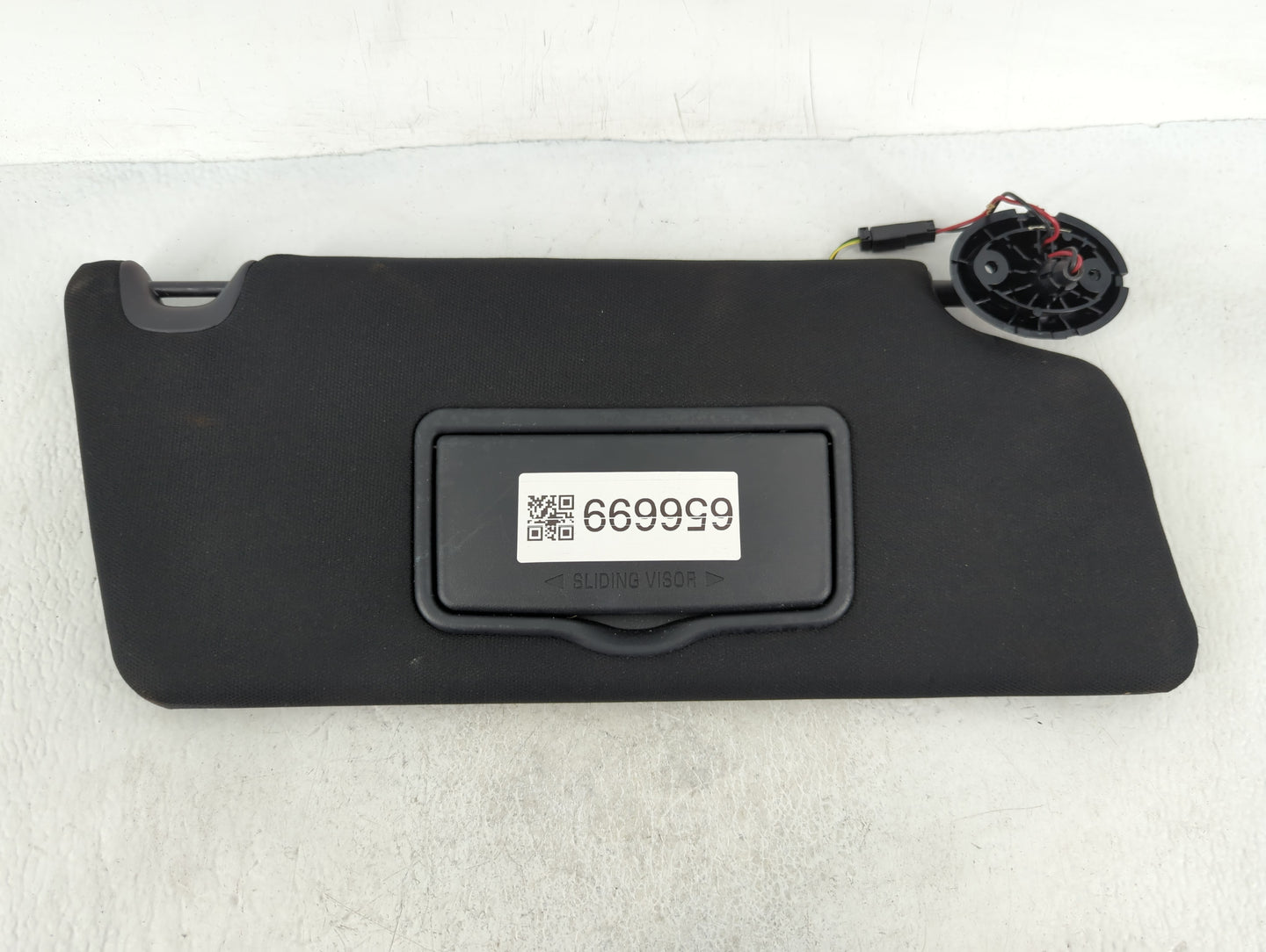 2019 Ford Explorer Sun Visor Shade Replacement Passenger Right Mirror Fits OEM Used Auto Parts - Oemusedautoparts1.com