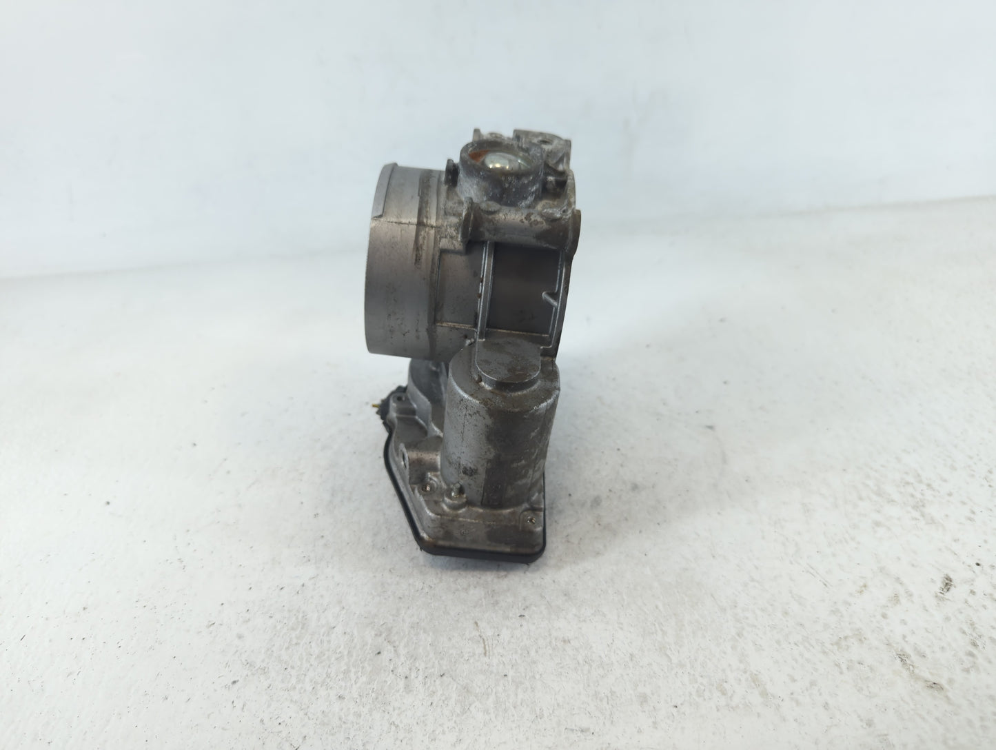 2011-2019 Ford Explorer Throttle Body P/N:AT4E-9F991-EL Fits Fits 2011 2012 2013 2014 2015 2016 2017 2018 2019 OEM Used Auto