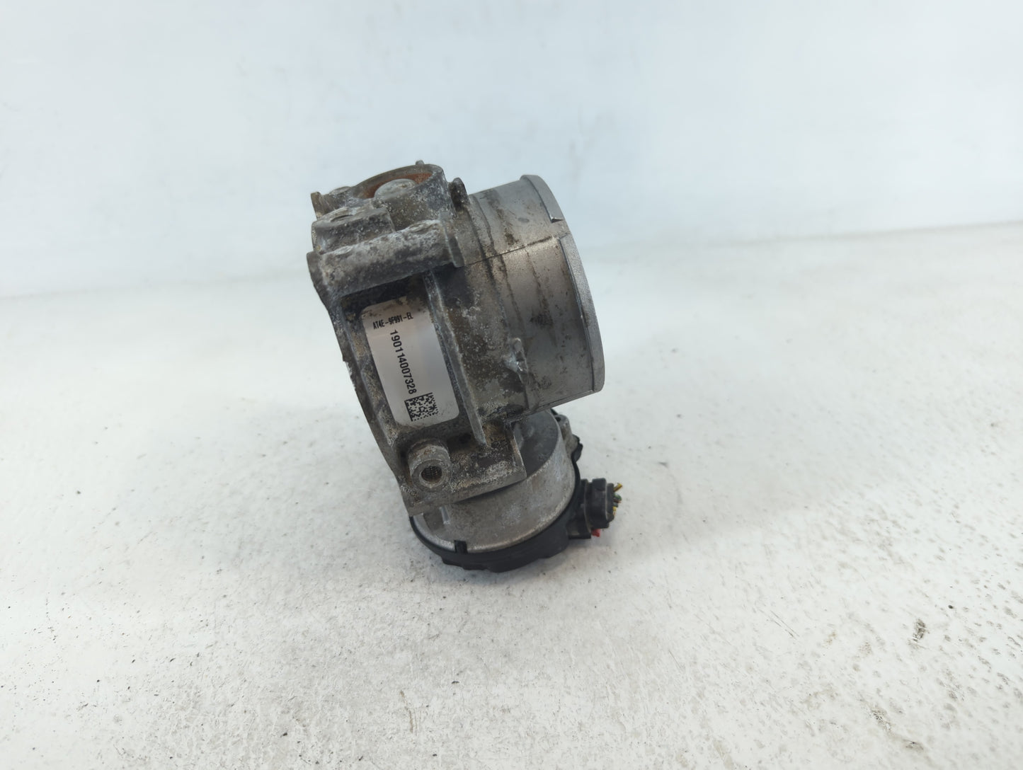 2011-2019 Ford Explorer Throttle Body P/N:AT4E-9F991-EL Fits Fits 2011 2012 2013 2014 2015 2016 2017 2018 2019 OEM Used Auto