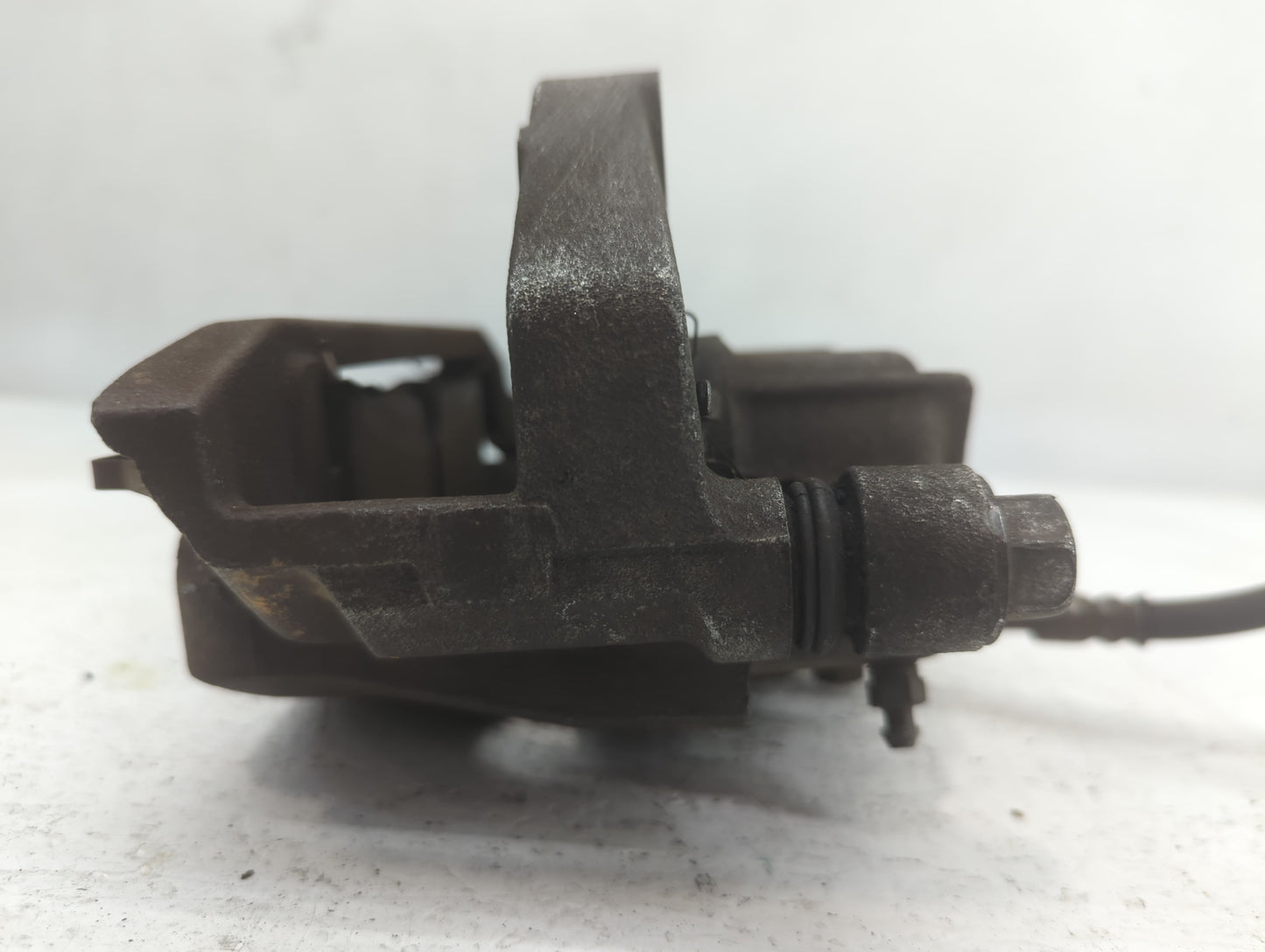 2013-2019 Ford Explorer Front Passenger Right Brake Caliper - Oemusedautoparts1.com