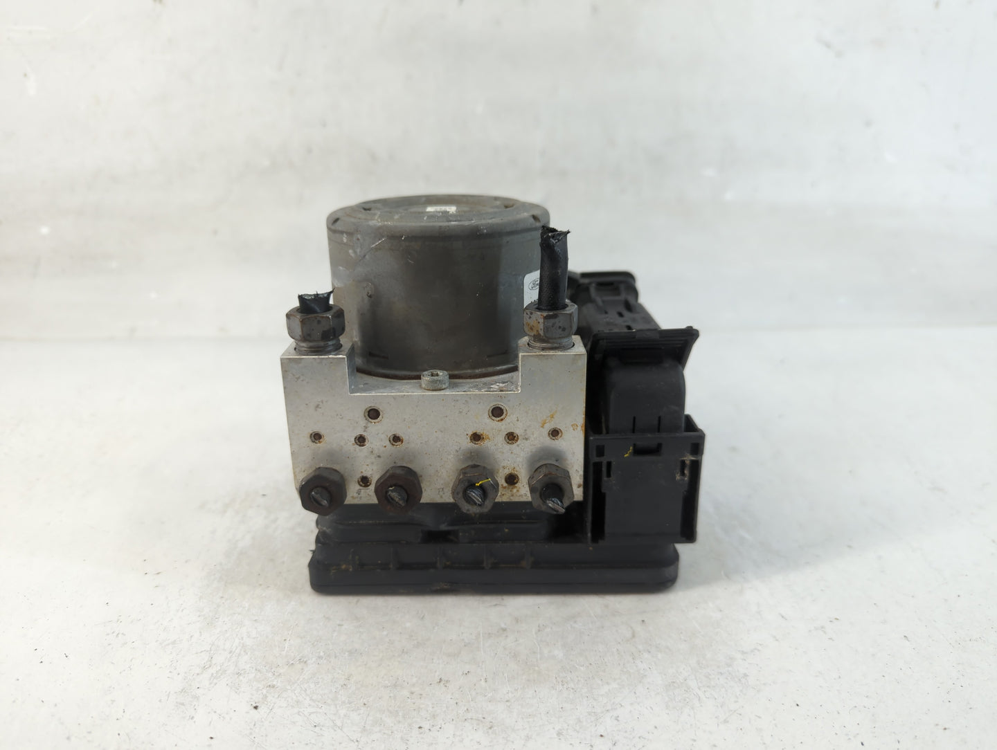 2019 Ford Explorer ABS Pump Control Module Replacement P/N:HB53-2C405-BA Fits OEM Used Auto Parts - Oemusedautoparts1.com