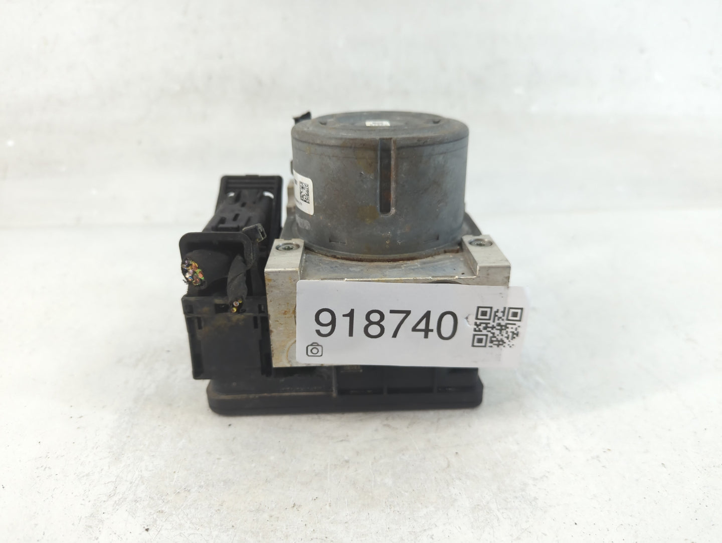 2019 Ford Explorer ABS Pump Control Module Replacement P/N:HB53-2C405-BA Fits OEM Used Auto Parts - Oemusedautoparts1.com