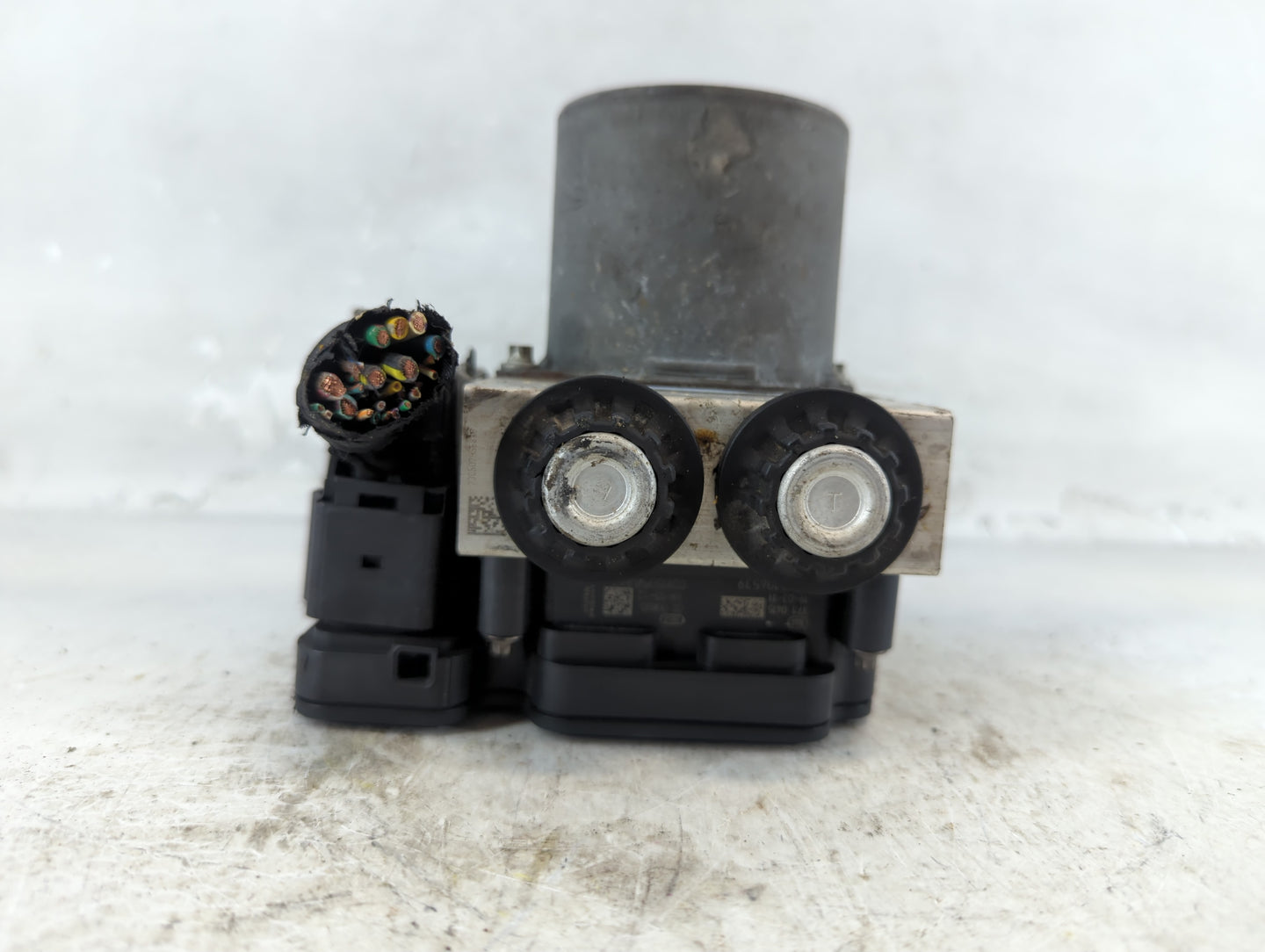 2019-2020 Ford F-150 ABS Pump Control Module Replacement P/N:KL34-2B373-AD Fits Fits 2019 2020 OEM Used Auto Parts - Oemused