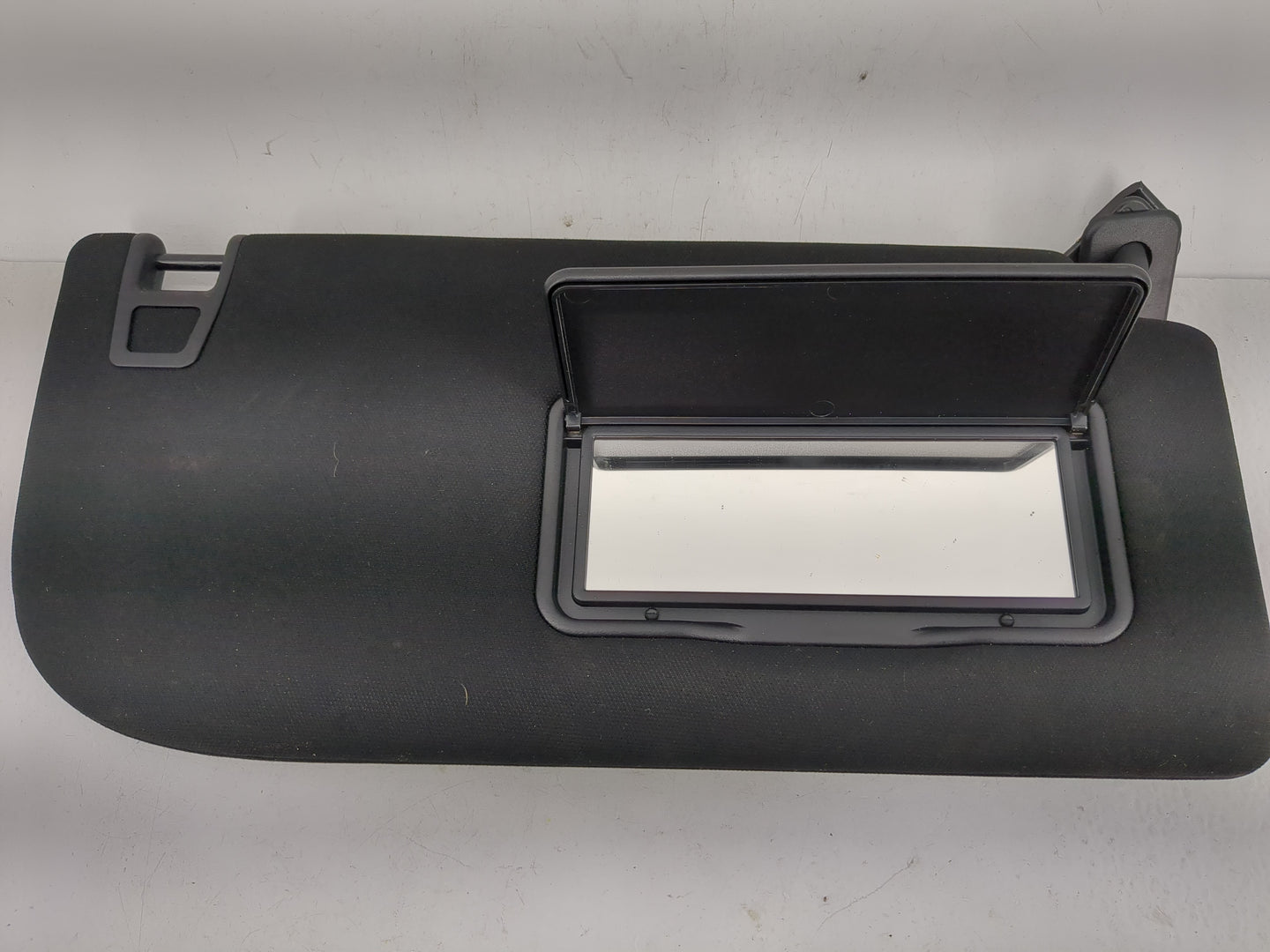 2018-2020 Ford F-150 Sun Visor Shade Replacement Passenger Right Mirror Fits Fits 2018 2019 2020 OEM Used Auto Parts - Oemus