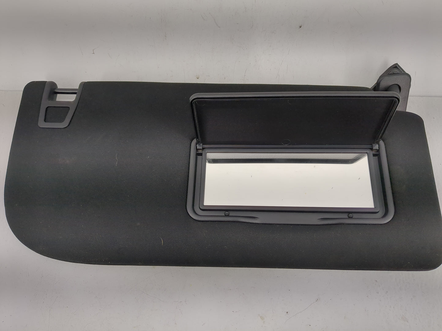 2018-2020 Ford F-150 Sun Visor Shade Replacement Passenger Right Mirror Fits Fits 2018 2019 2020 OEM Used Auto Parts - Oemus