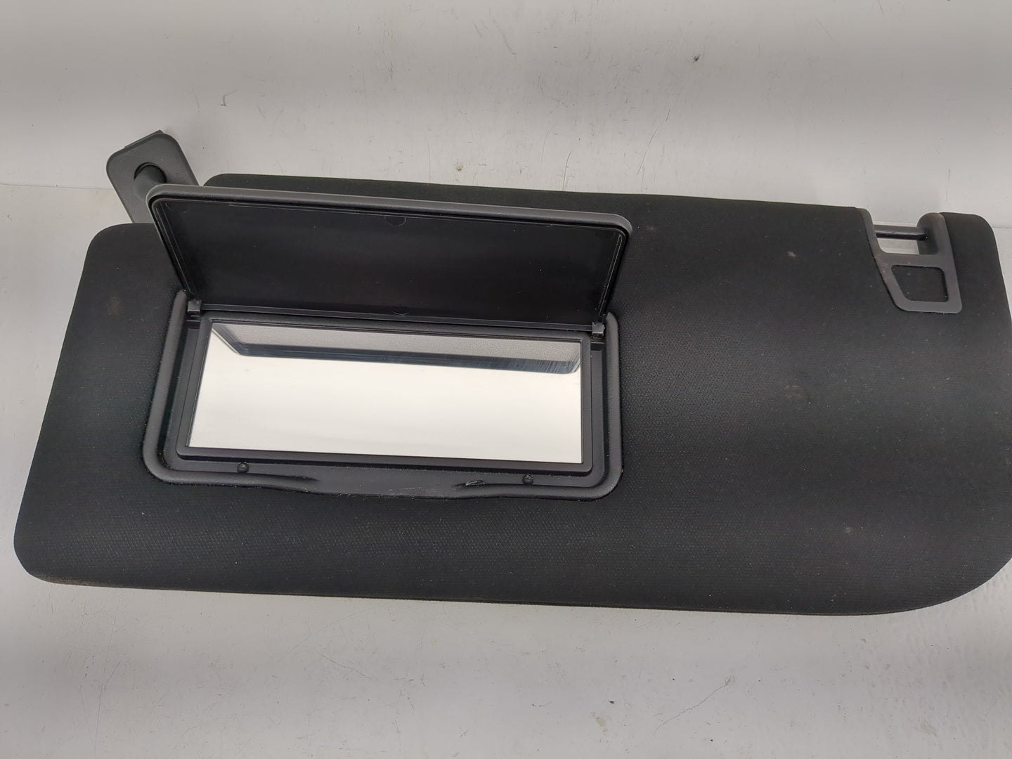 2018-2020 Ford F-150 Sun Visor Shade Replacement Driver Left Mirror Fits Fits 2018 2019 2020 OEM Used Auto Parts - Oemusedau