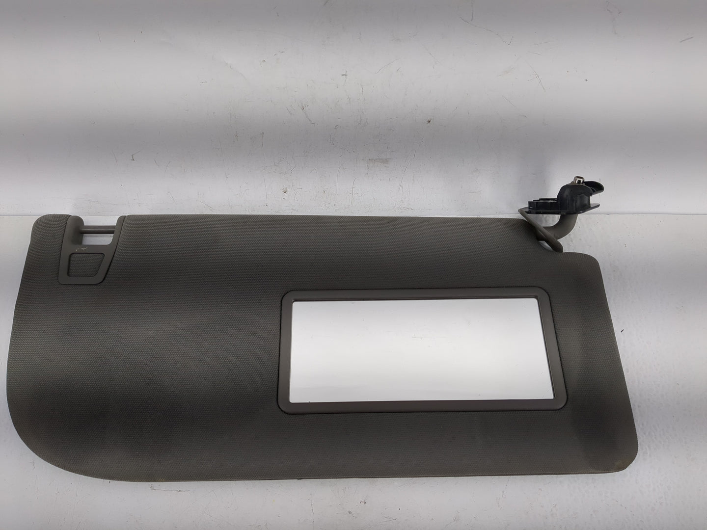 2018-2020 Ford F-150 Sun Visor Shade Replacement Passenger Right Mirror Fits Fits 2018 2019 2020 OEM Used Auto Parts - Oemus
