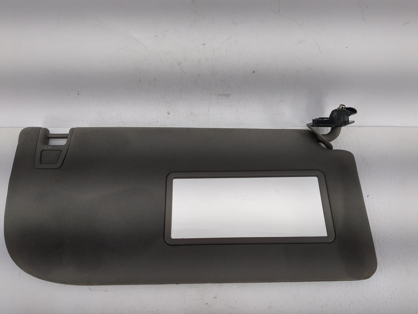 2018-2020 Ford F-150 Sun Visor Shade Replacement Passenger Right Mirror Fits Fits 2018 2019 2020 OEM Used Auto Parts - Oemus